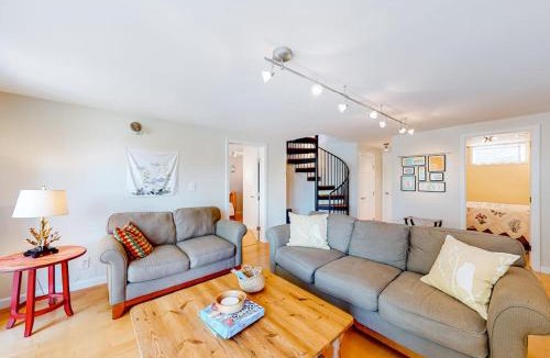 Phippsburg House | Secluded waterfront home with firepit, gas grill, kayaks, dock, balcony, & patio