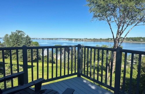Mid-Coast and Islands Cottage | Serene cottage with a spectacular view on charming Bailey Island.