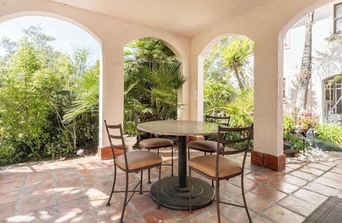 Claremont House | Serene Private Suite Patio ~ Upscale Berkeley