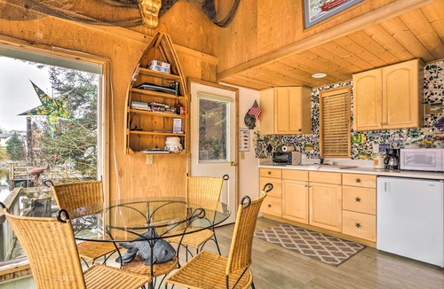 Seldovia Cabin | Serene Seldovia Cabin w/ Deck, Grill & Views!