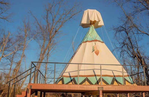 Farmers Cabin | Serene Teepee Escape with Soulful Ambiance in Salt Lick, Kentucky