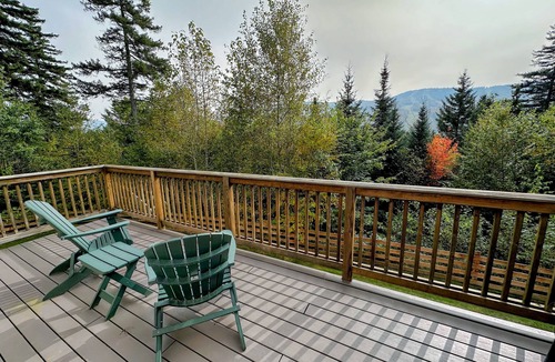 Carroll House | SH1 Spacious Bretton Woods Retreat with AC, Stunning Views and attached garage