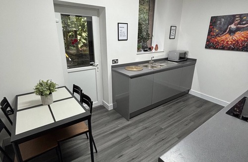 Shawforth House | Shawforth - 2 Beds - Sleeps 4 - Street Parking
