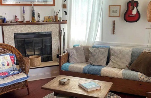 Dennisville House | Shore cottage steps away from warm sandy feet