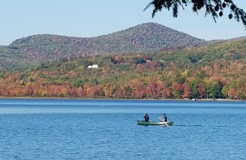 Dryden Apartment | Shorefront Wilson Lake Inn in Wilton, Maine – Cozy Rooms, Kayaks & Canoes