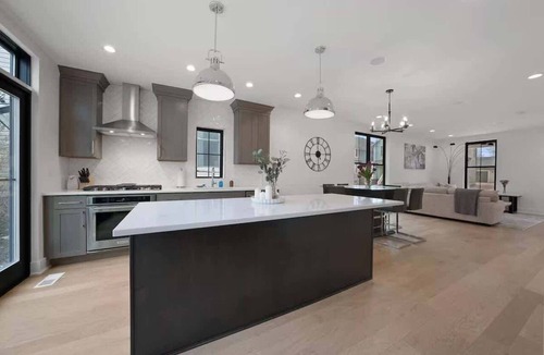 Italian Village House | Short North & Downtown & OSU | Near High Street | Free Parking | 5,800+ Reviews