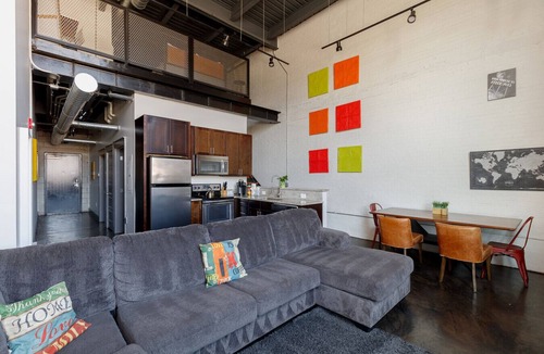 Italian Village Apartment | Short North Industrial Loft - Free Parking!