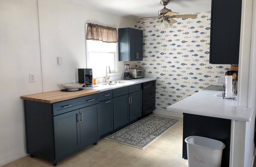 York Beach House | Simple Family Beach house: one floor & steps to ocean. V. close beach location