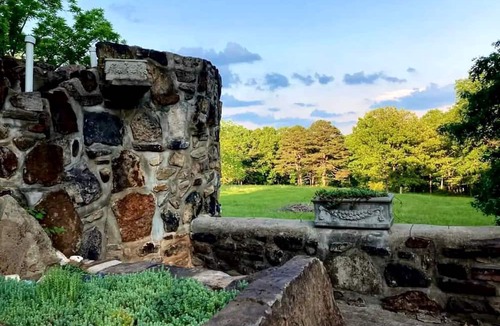 Omaha Cottage | Simple Suite Rental for Relaxing Vacation in the Ozarks near Branson, Missouri