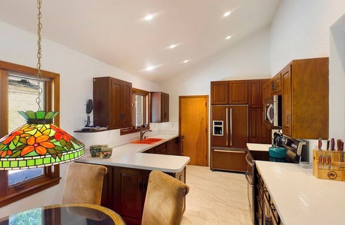 Triadelphia House | Single Family Executive Furnished Home
