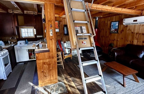 Kingfield Cabin | Ski Camp | Sugarloaf
