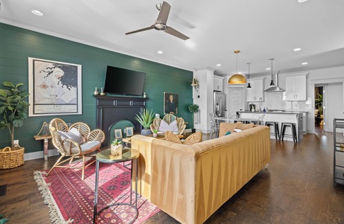 Cleveland Park House | Skyline Stunner★Heated Pool★Hot Tub★Fire Pit★Close to Broadway & Downtown!★Views