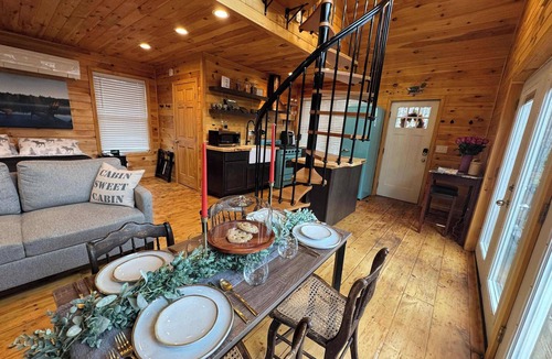 Belgrade House | SkyView Treehouse Lakefront Private Hot Tub
