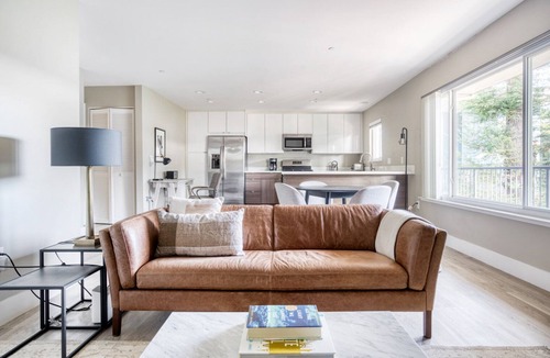 Campbell Apartment | Sleek Campbell 2BR w/Pool, Gym & Spa, walk to WF & TJ, by Blueground
