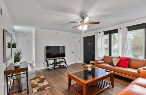 Northampton House | Sleeps 12 , Safe area , Close to top attractions