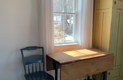 North Waterford House | Sleeps 5/nearby lakes & trails w/beautiful mtn views and sunsets. Great WIFI!