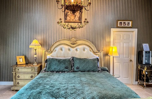 Spruce Pine Hotel | Smithmore Castle [ America's only 5 Star Castle Hotel ]