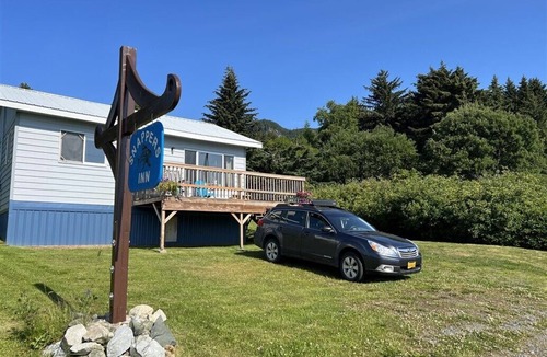 Haines Cottage | Snappers Inn cottage with water views, free bikes, washer/dryer, walk to town