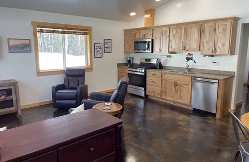 Soldotna Cottage | Soldotna Kenai Moose Lane Cottage # 4 Central to Kenai River Fishing
