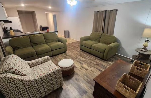 Kuttawa House | Songbird Suite Retreat