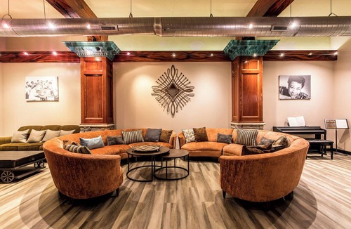 Downtown St. Louis Apartment | Soul - 4 bedroom apartment with a blues theme