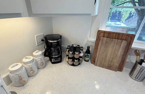 Buena Vista Cottage | Spacious 1BR/2BA Scenic Garden Home in Central SF with Private Entrance