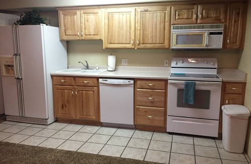 Cedar City Apartment | Spacious 2 Bedroom Basement Apartment w/full Kitchen and large living room. 🚭