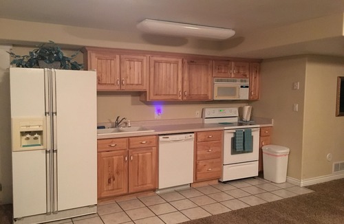 Cedar City Apartment | Spacious 2 Bedroom Basement Apartment w/full Kitchen and large living room. 🚭