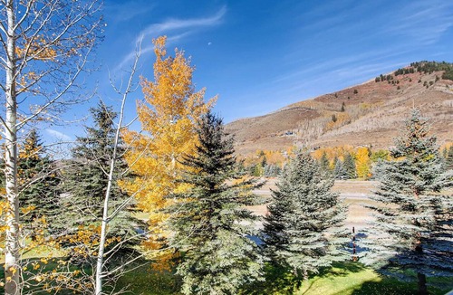 Vail Condo | Spacious 2BR Open Concept Remodeled Kitchen & Baths | Flexible Sleeping