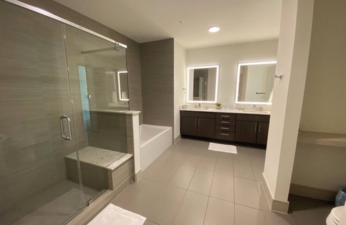Texas Medical Center Apartment | Spacious 3-bedroom Apt in Medical Ctr Houston close proximity to MD Anderson