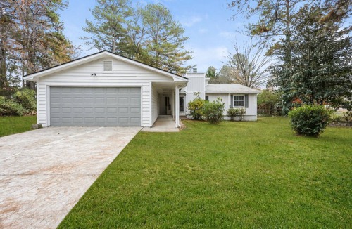 Church Street House | Spacious 3bedroom, 2bath located in Jonesboro/mins to ATL Airport & Atlanta City