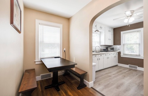 Wilmington House | Spacious 4-bedroom Home in central Wilmington - Hot Tub - Pet Friendly - Clean