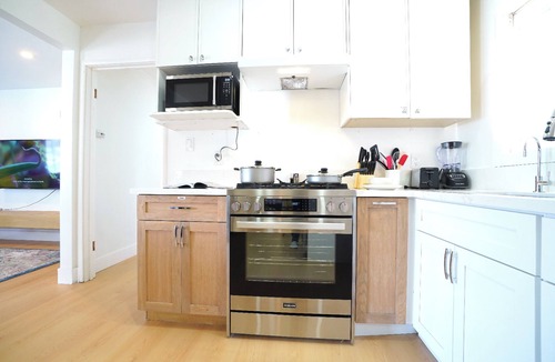 San Tomas House | Spacious 4-bedroom house in wonderful Campbell with AC, WiFi