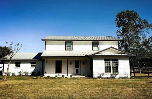 Magnolia House | Spacious 4-bedroom house in Magnolia, Visit our mini-cow, donkeys and goats!