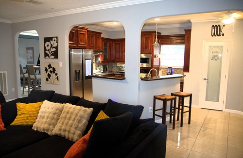 Barker House | Spacious 4-bedroom house with WiFi, AC, patio and pool in enchanting Houston