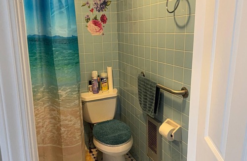 South Walpole House | Spacious 4-bedroom house in wonderful Walpole with AC and large yard