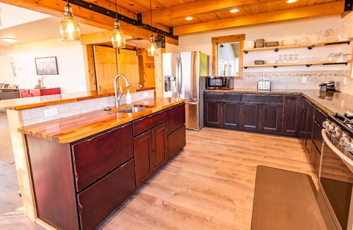 Homer House | Spacious 4-bedroom house on Kachemak Bay with Amazing Views in Homer, AK