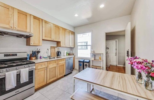 Downtown San Francisco House | Spacious 4BR/2BA Flat in Central SOMA
