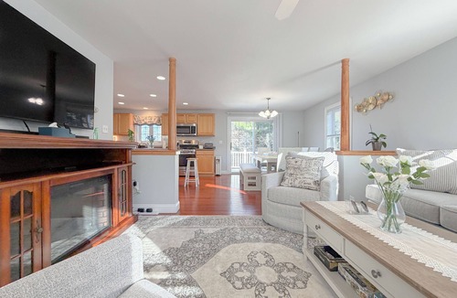 Westbrook House | Spacious 4BR Portland Retreat 4 King Beds + BBQ