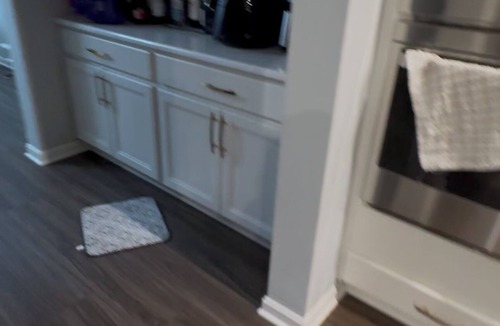 Delaware House | Spacious 5 bedroom house Delaware 1 mile to Alum Creek beach brand new