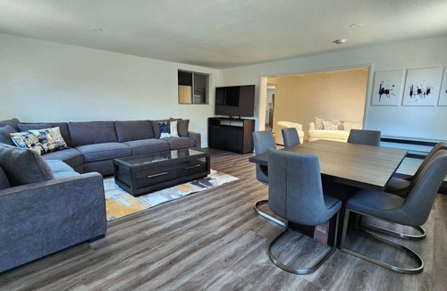 Berryessa House | Spacious 5-bedroom house with WiFi and AC in beautiful San Jose