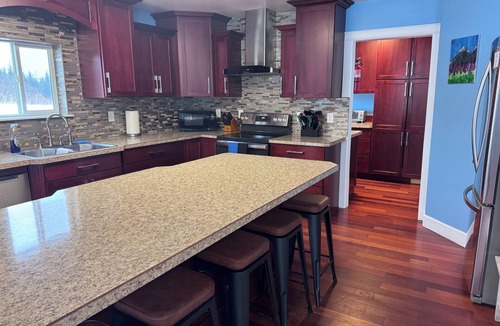 Diamond Ridge House | Spacious 6-bedroom+ Studio Apartment with 12+ Guests-Dog friendly in Homer Hills