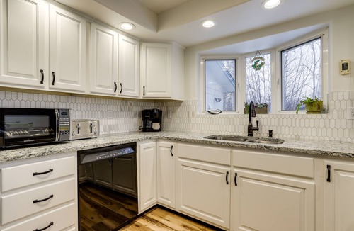 Wasilla House | Spacious and Lakefront Wasilla Home