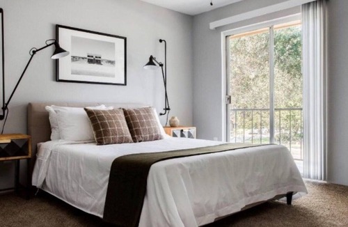 Houston Apartment | Spacious and Modern Hotel Suites with Heated Pool, Gym and Hot Tub!