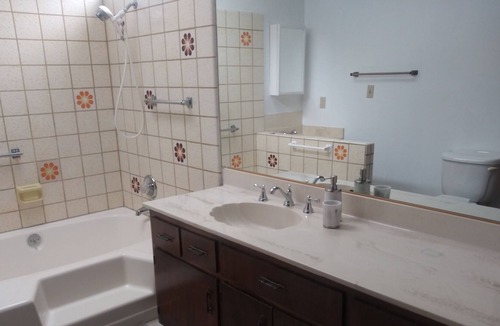 Richmond Annex House | Spacious Charmer East Bay Home for up to 11 people. 寬大迷你风格