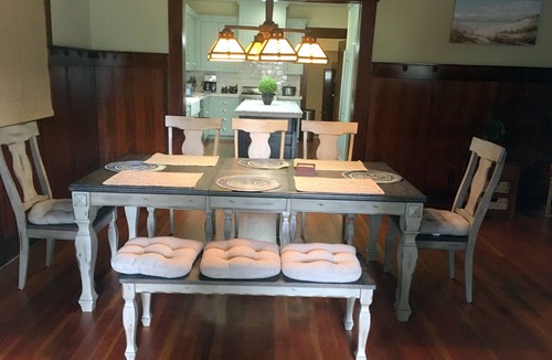 Davis House | Spacious Craftstman house in Downtown Davis, 1 mile to Campus