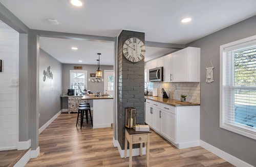 Kings Mills House | Spacious Home for 16 by Kings Island, Tennis, Spooky Nook