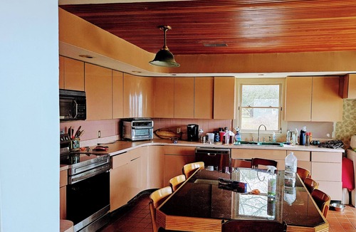 Charlestown House | Spacious house on saltwater pond in Charlestown,RI.
