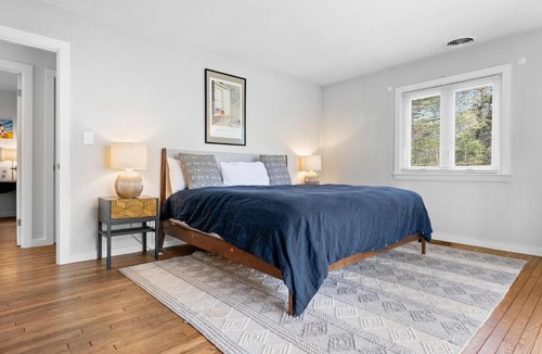 Cushing House | Spacious House with Modern Comforts and Nature