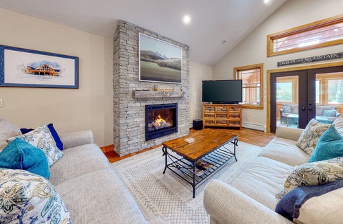 Jackson House | Spacious new home w/private pool, incredible view, enclosed porch, gas fireplace